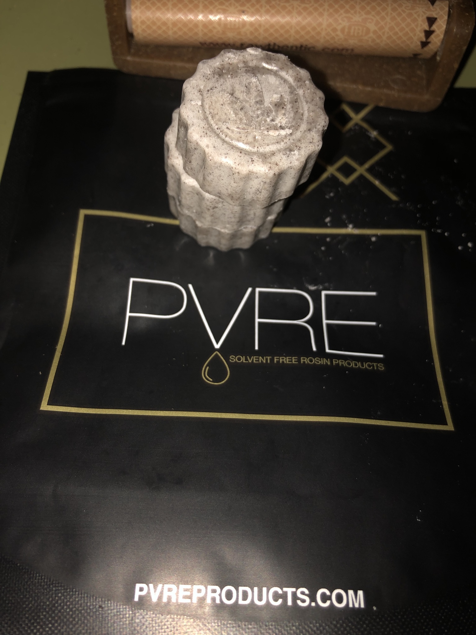 Cookies and Creme PVRE edibles.jpg